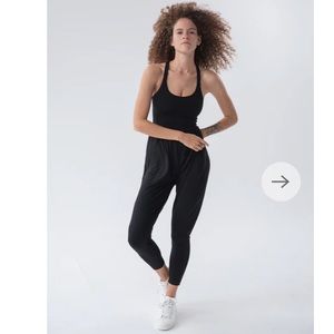 Imbodhi Bōdhi Jumper